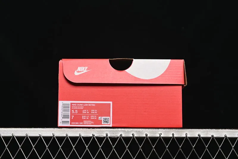 All Categories Nk SB Dunk Series Nk SB Dunk Low Low-top sneakers Nike SB Dunk Low White, black and pink color Low-top casual sneakers DD1391-100